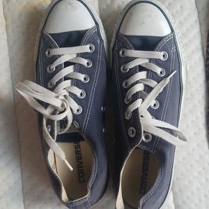 Navy blue converse